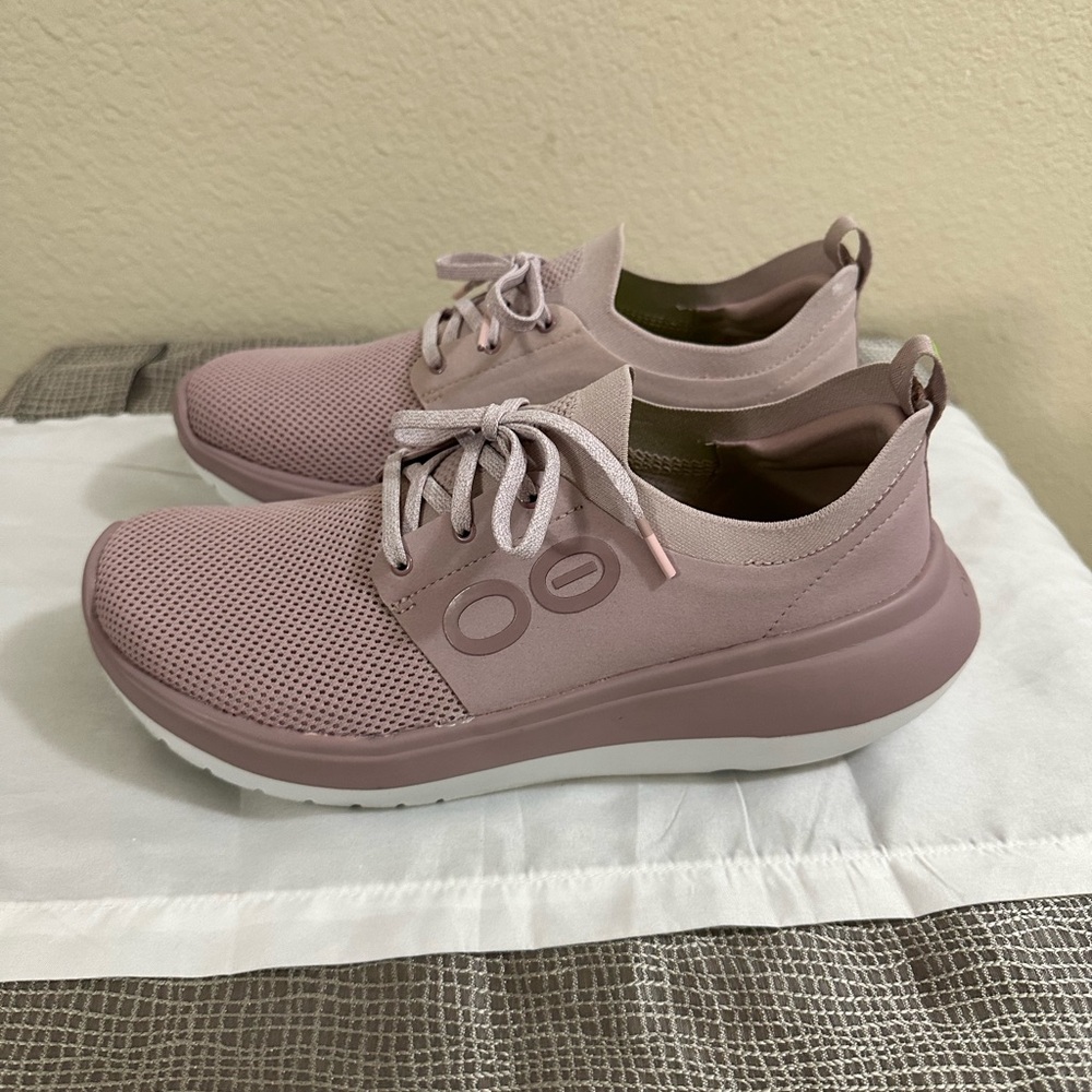 Oofos sneaker size 10 - Picture 4 of 13